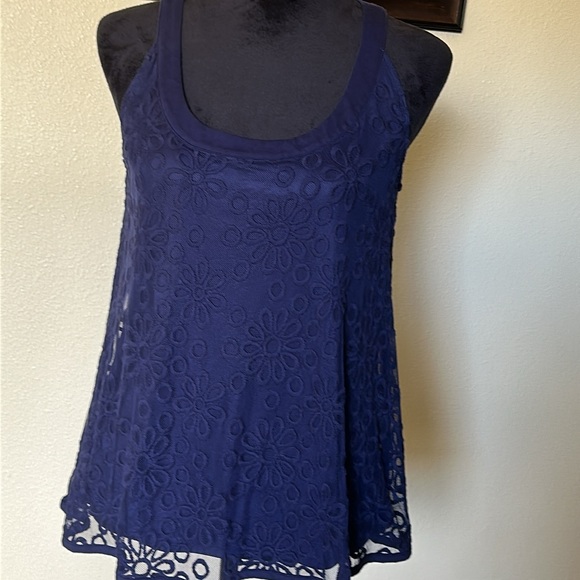 Tommy Hilfiger Tops - 💖Tommy Hilfiger navy sheer sleeveless embroidered flower tank